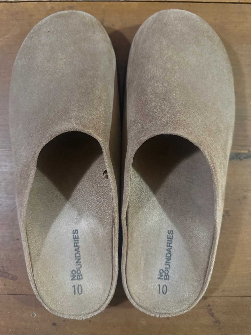 No Boundaries Women's Slip-On Suede Mules in Taupe